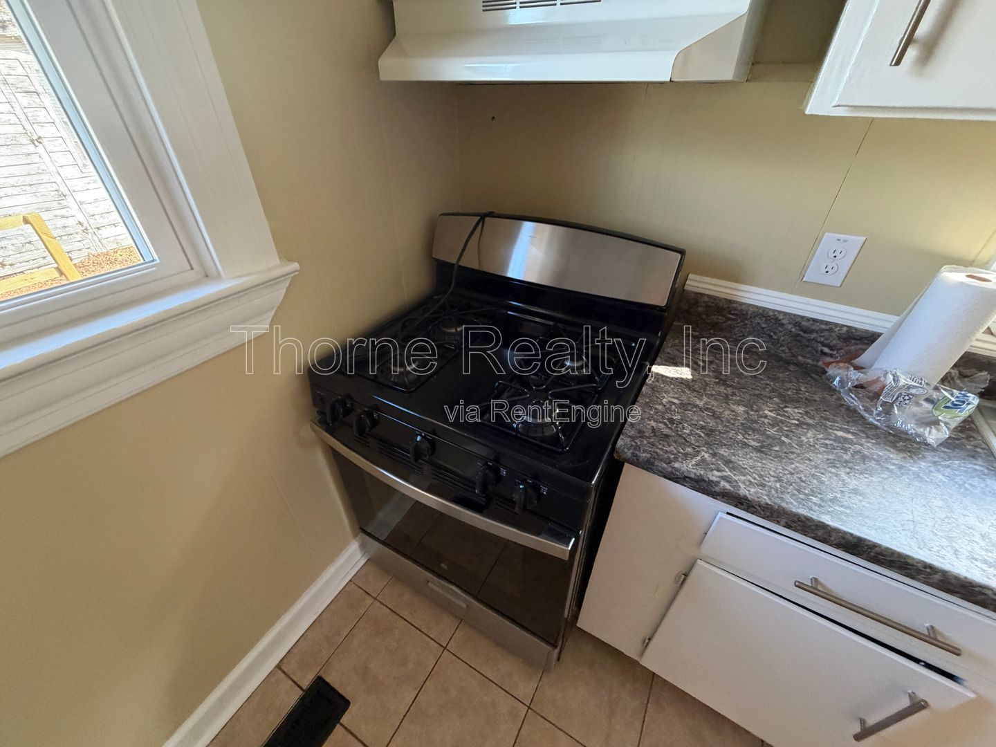 $200 off first month's rent!! 2 Bedroom Brick House, Covered Porch, Hardwood floors, Central HVAC property image