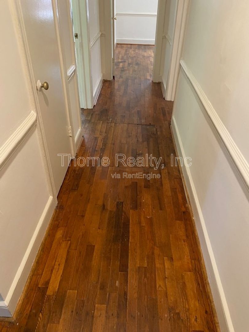 **MOVE IN RENT SPECIAL $200.00 OFF FIRST MONTH'S RENT!!** property image