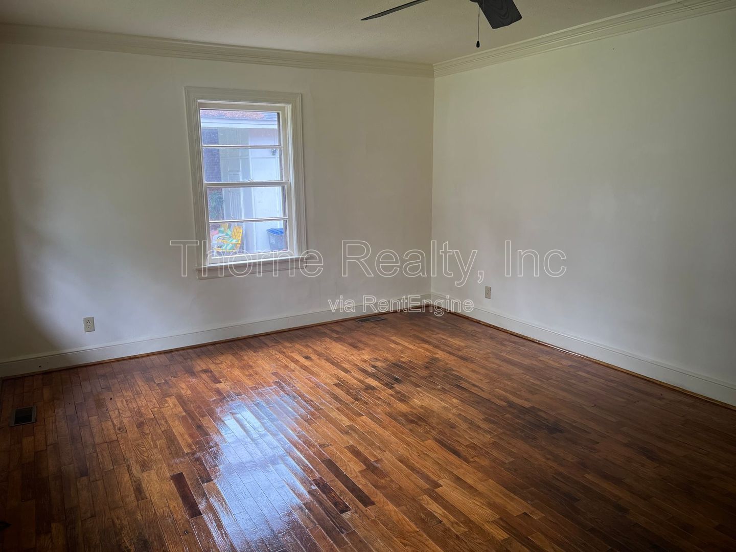 **MOVE IN RENT SPECIAL $200.00 OFF FIRST MONTH'S RENT!!** property image