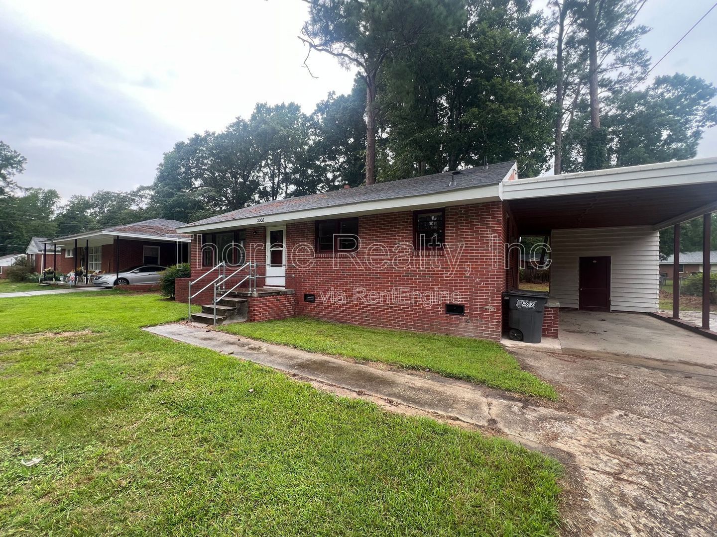 **MOVE IN RENT SPECIAL $200.00 OFF FIRST MONTH'S RENT!!** property image