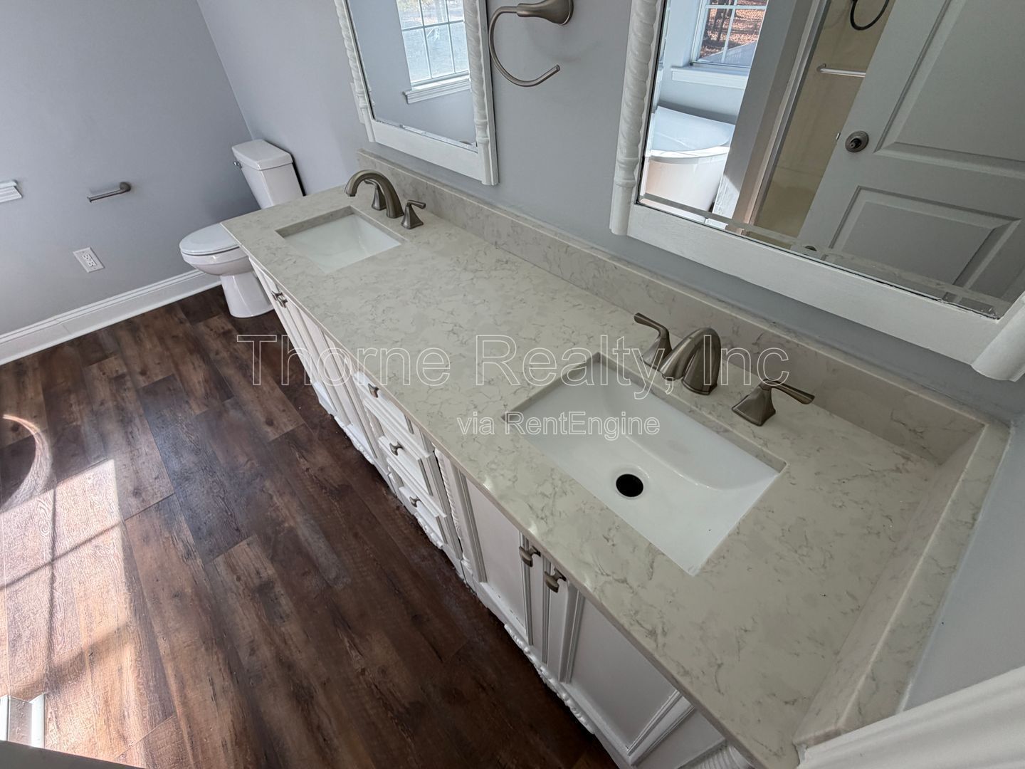 Remodeled bathrooms, new kitchen in this Nashville beauty - REDUCED!! property image