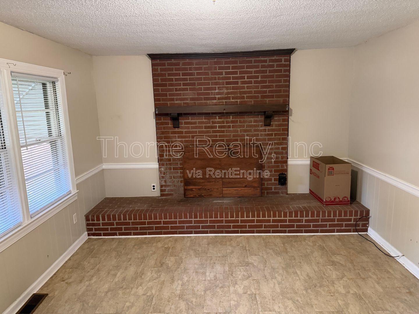 3 Bedroom Brick Ranch with Large Yard and Bonus Room property image