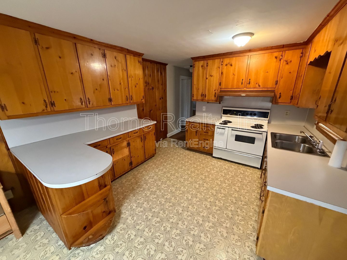 3 Bedroom Brick Ranch with Large Yard and Bonus Room property image