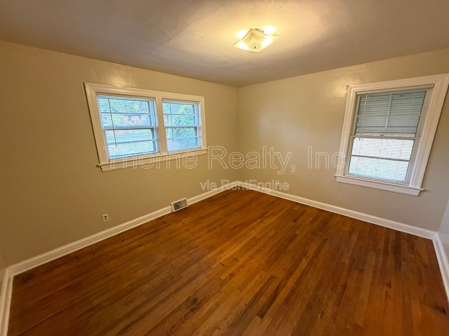 3 Bedroom Brick Ranch with Large Yard and Bonus Room property image