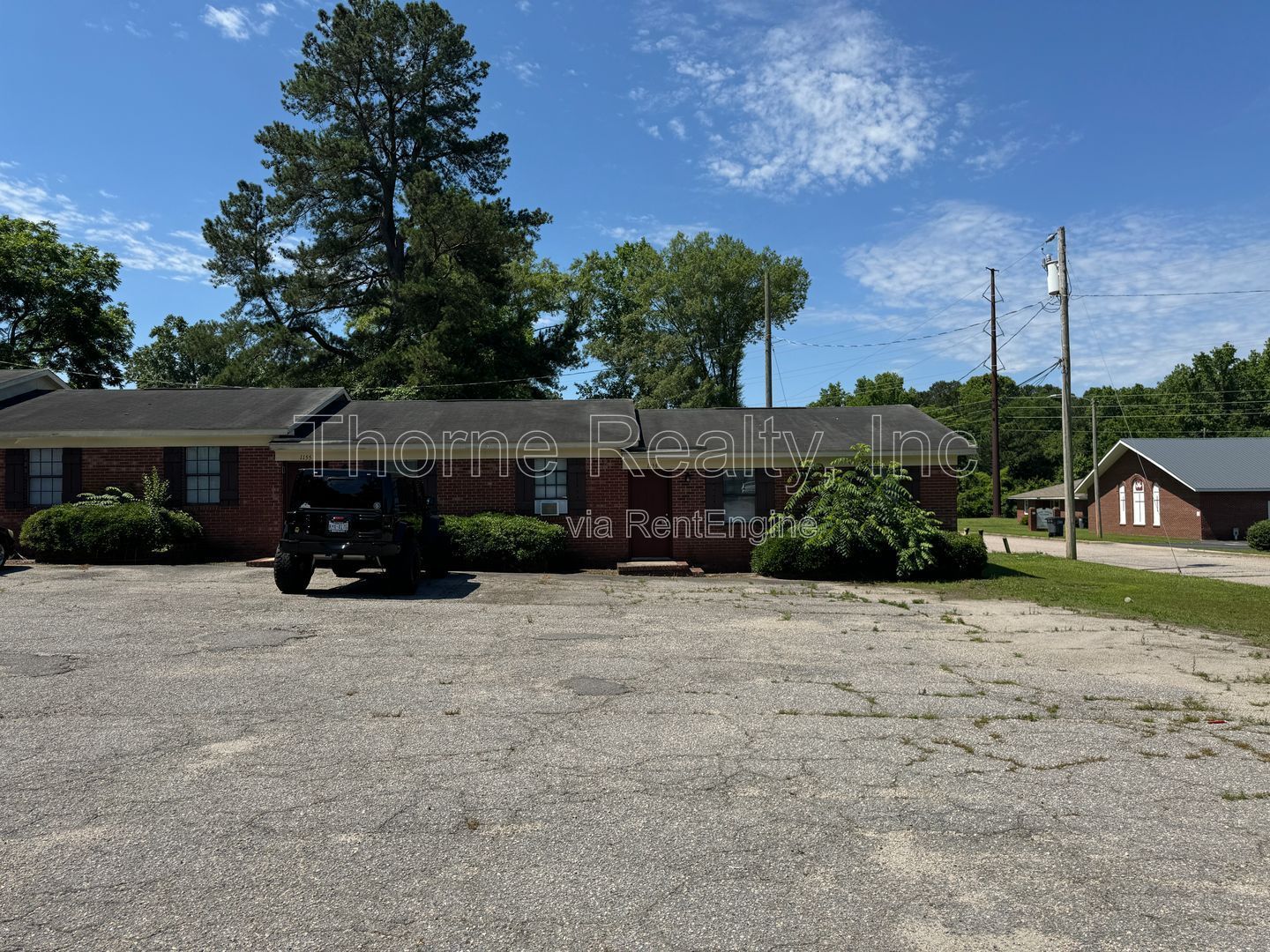 2 Bedroom Apartment - Lawn Maintenance Included - Off Street Parking property image