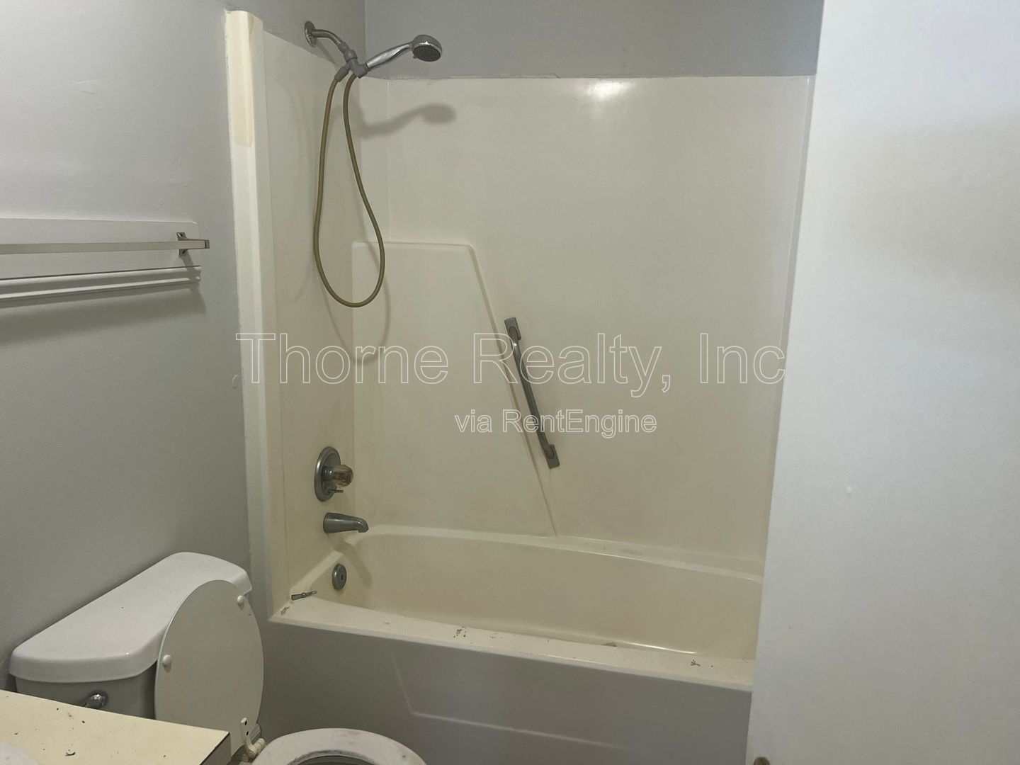 2 Bedroom Apartment - Lawn Maintenance Included - Off Street Parking property image