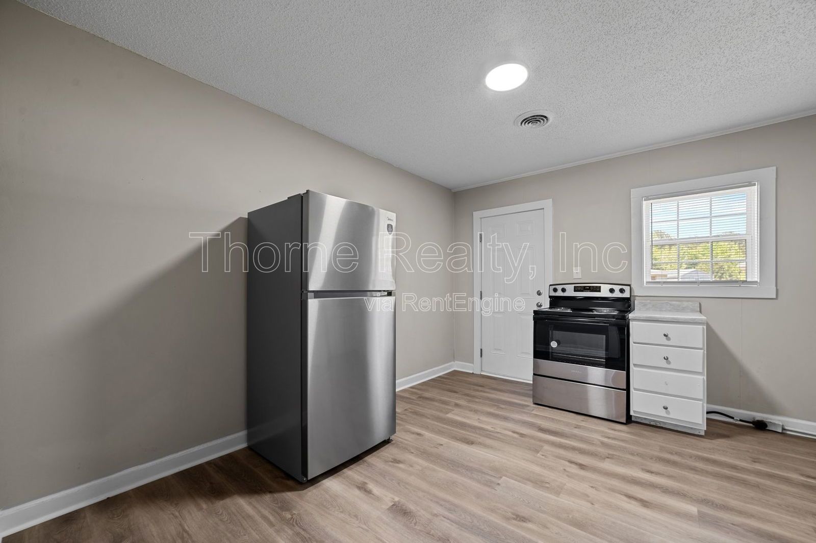 Newly Renovated 2 Bedroom Apartment - Vouchers Accepted property image