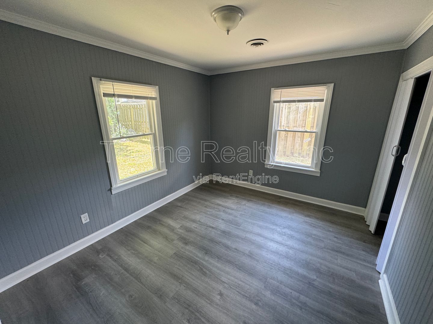 2 Bed / 1 Bath Duplex Apartment property image