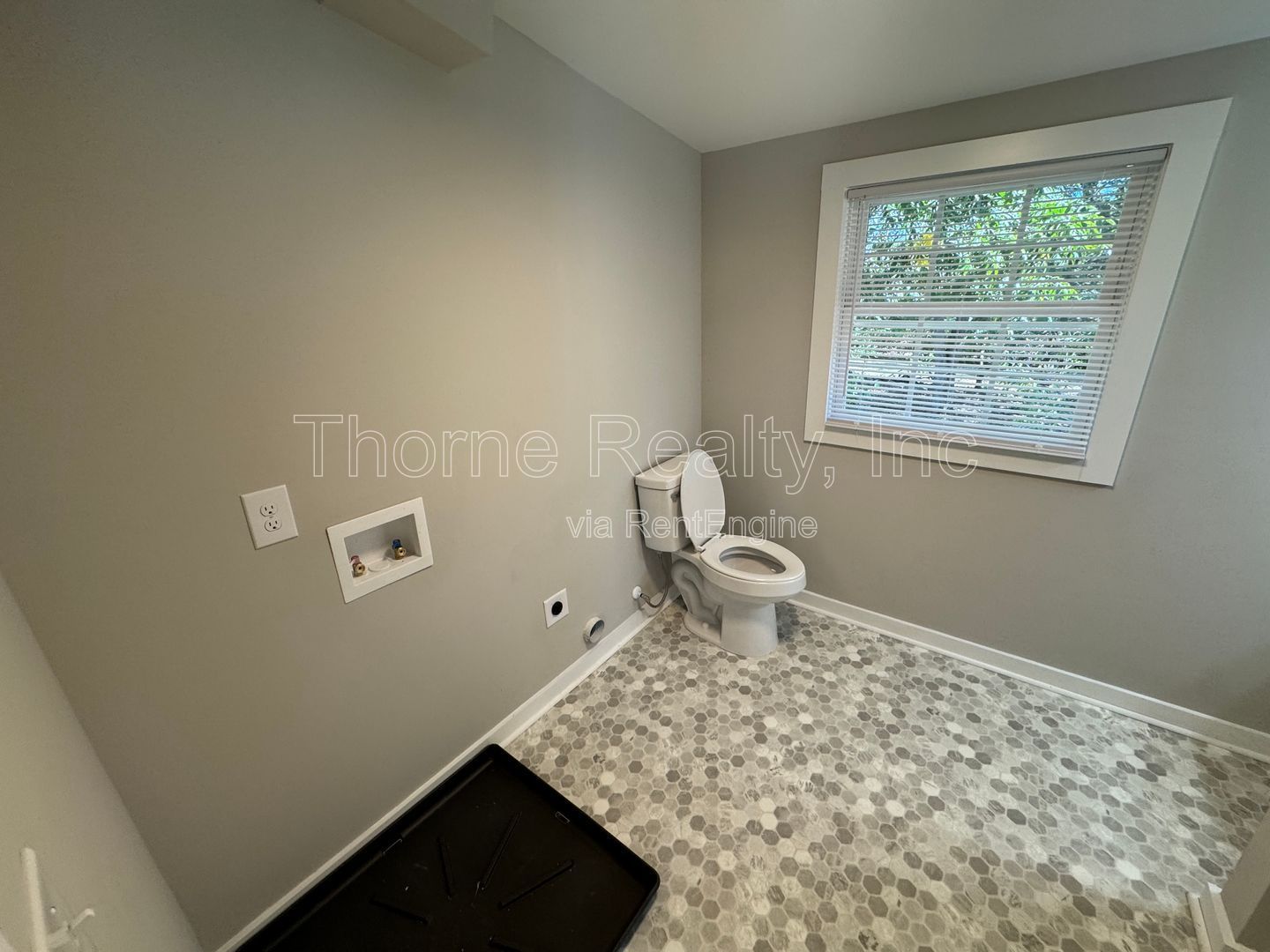 Like New 1 Bedroom Duplex - Walk to Rocky Mount Mills property image