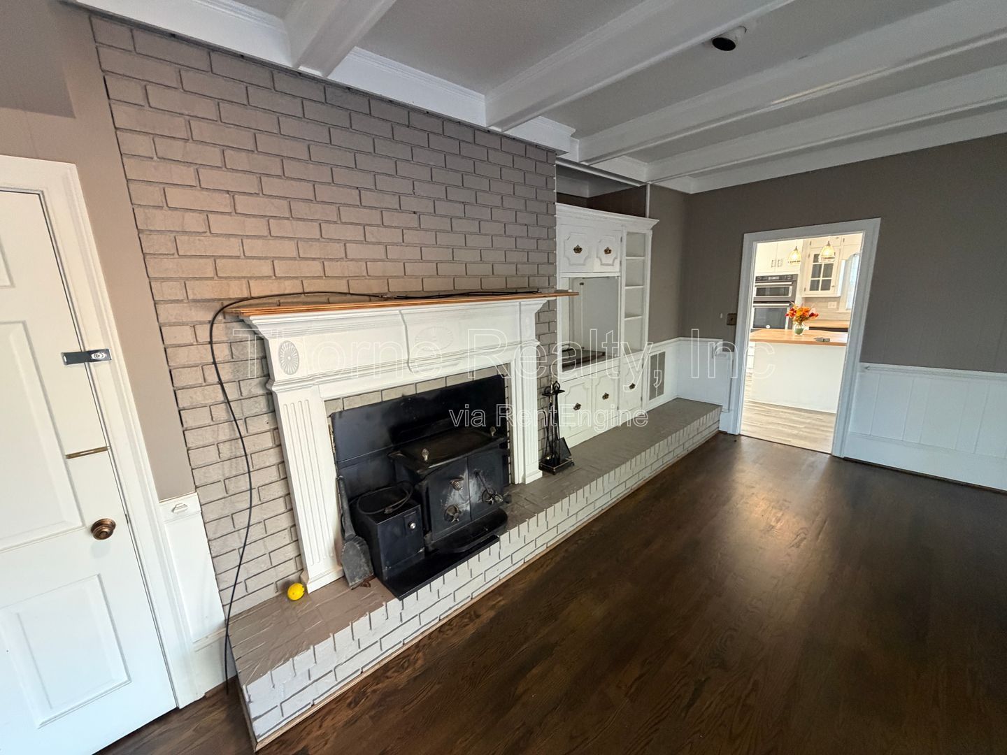 5 Bedrooms Brick House with Large Yard and Huge Rooms property image