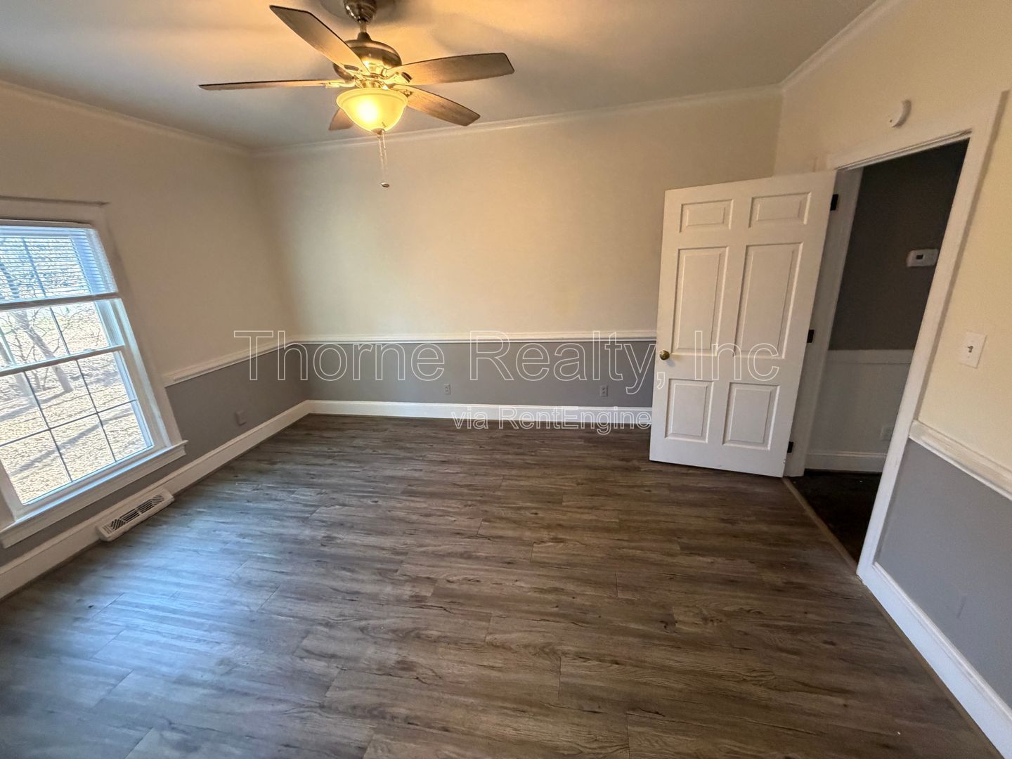 5 Bedrooms Brick House with Large Yard and Huge Rooms property image