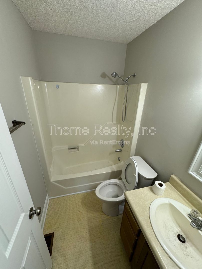 2 Bedroom Duplex in Summerfield property image