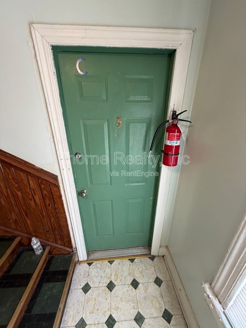 2nd floor apartment property image