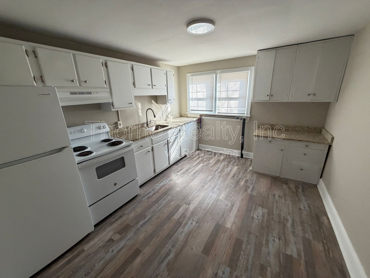 2nd floor apartment property image