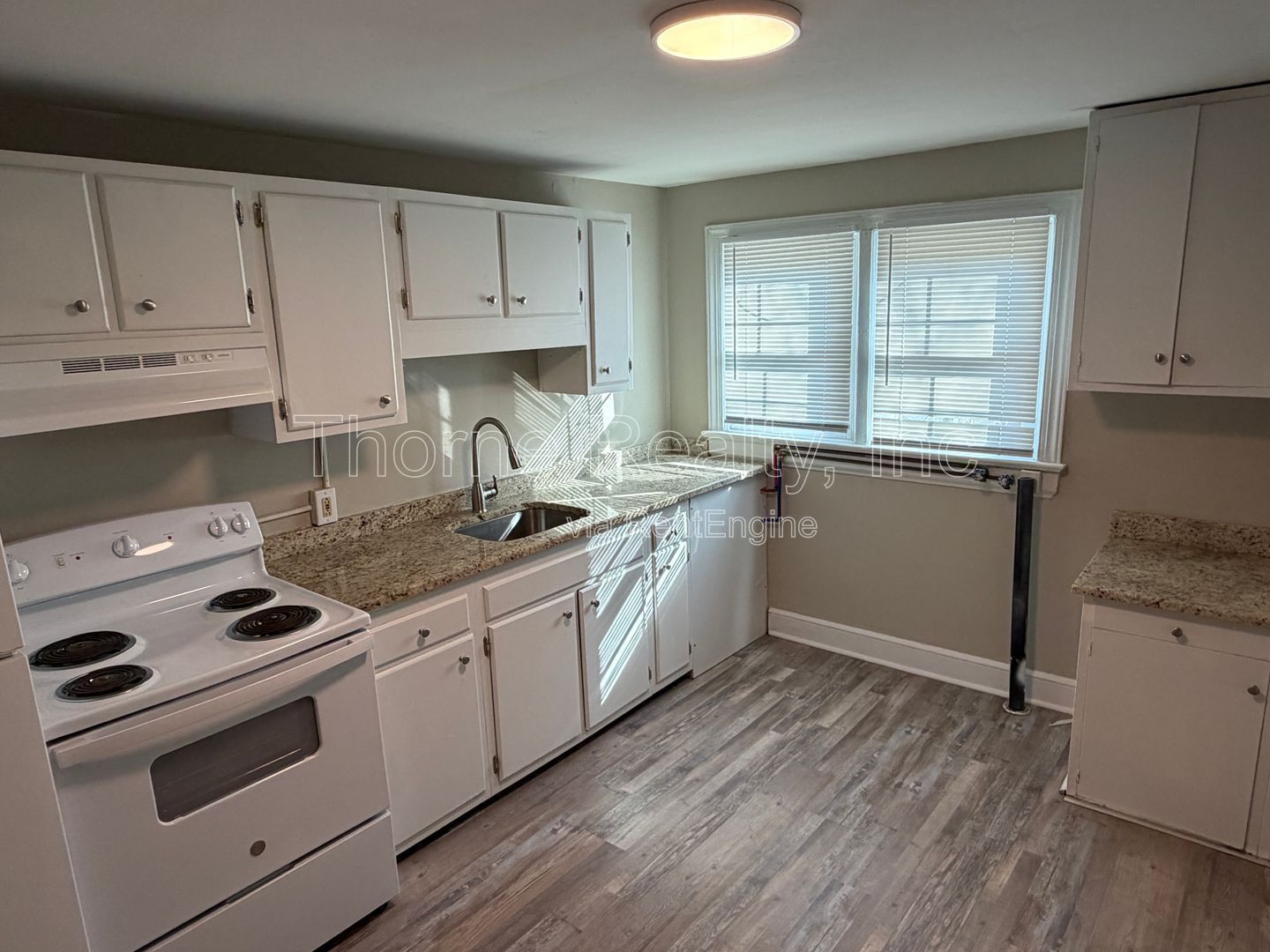 2nd floor apartment property image