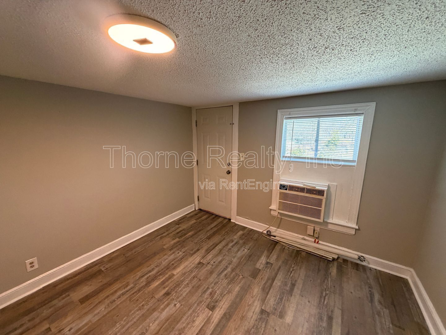 3rd floor apartment property image