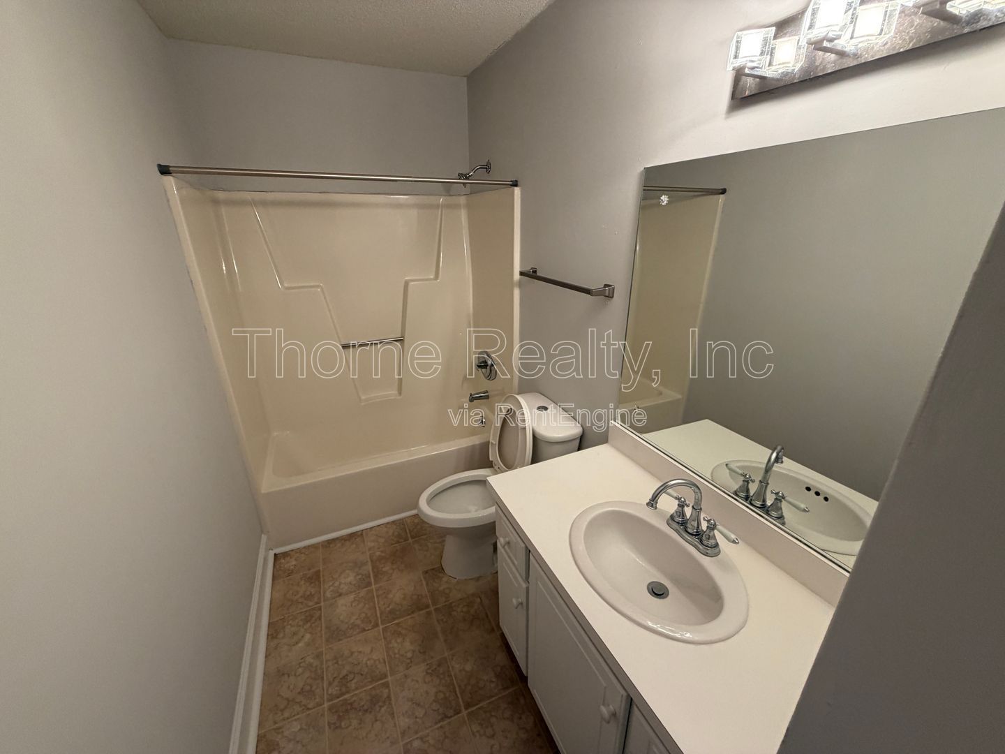 3 Bedroom Townhome in Sagewood - Central location, Granite Countertops and Stainless Appliances property image