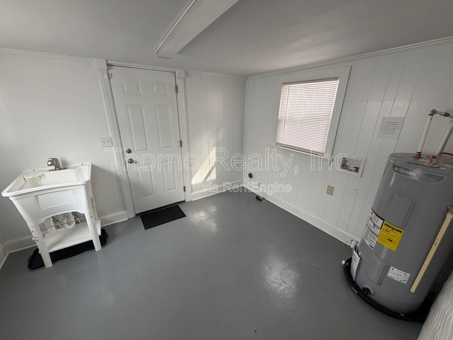 3 Bedroom Brick House with Hardwood Floors property image