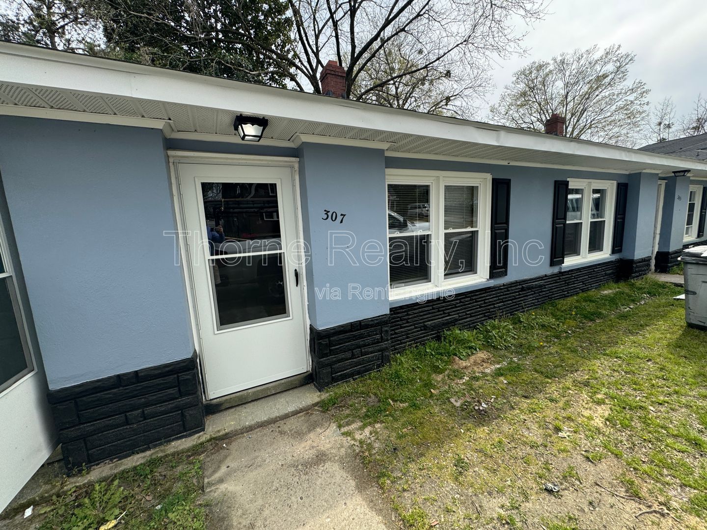 2 Bedroom Triplex - Remodeled Bathroom and Stainless Steel Appliances property image