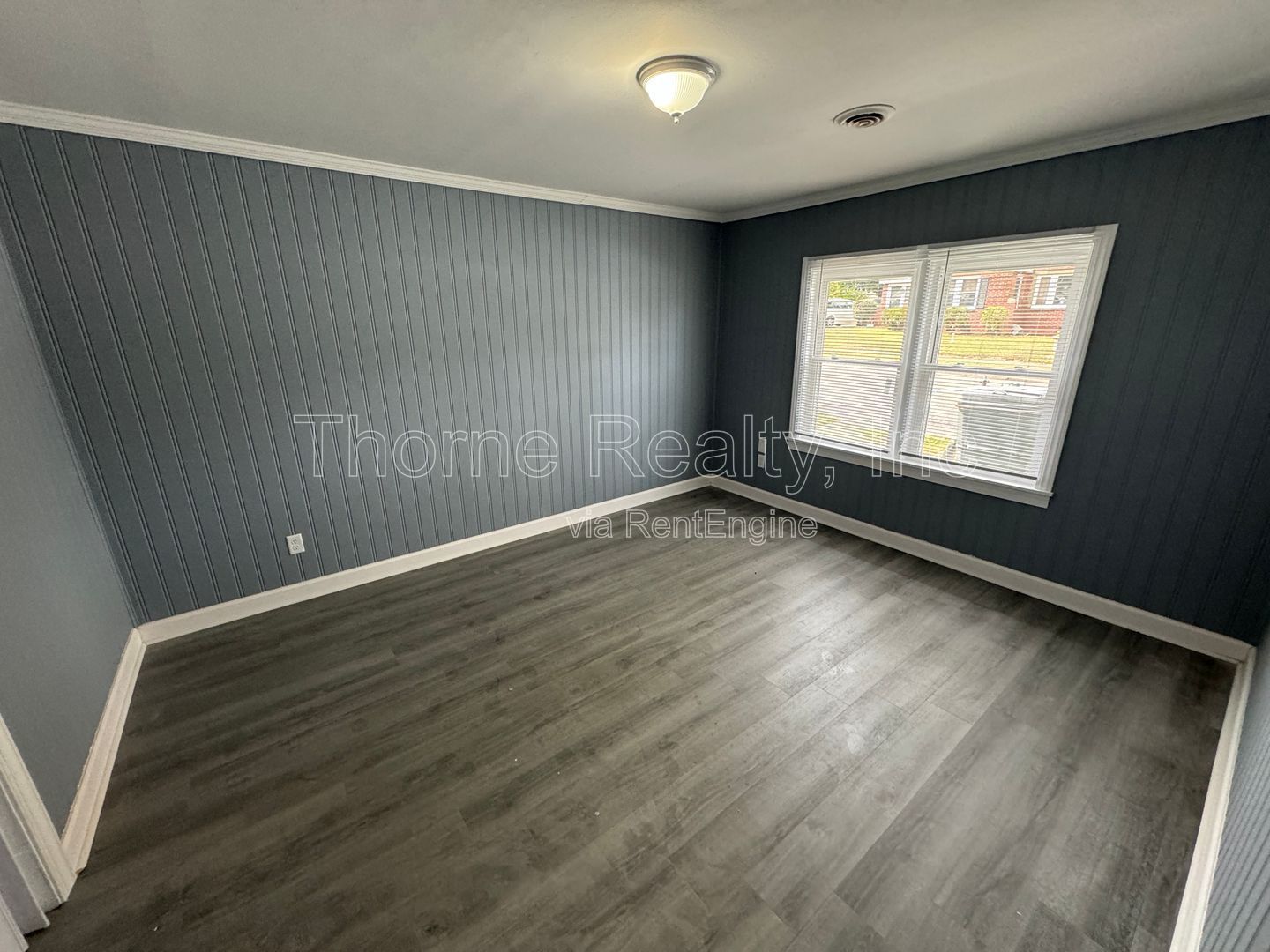 2 Bedroom Triplex - Remodeled Bathroom and Stainless Steel Appliances property image