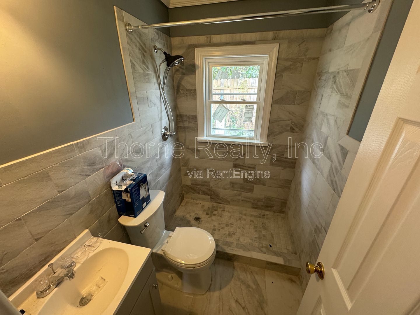 2 Bedroom Triplex - Remodeled Bathroom and Stainless Steel Appliances property image