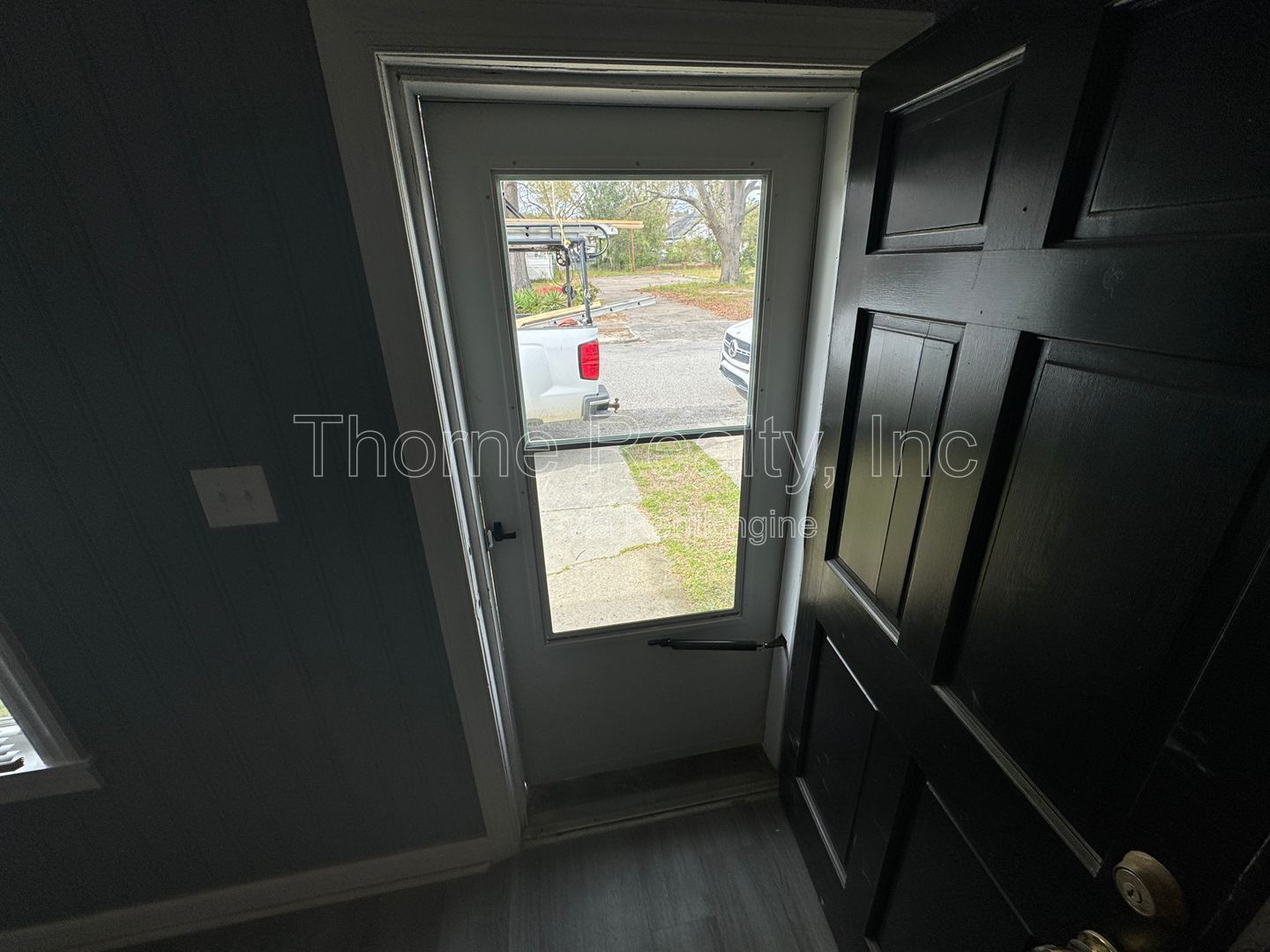 2 Bedroom Triplex - Remodeled Bathroom and Stainless Steel Appliances property image