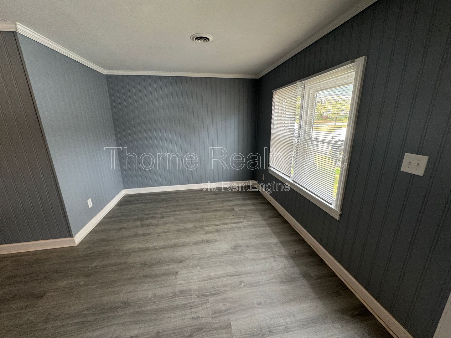 2 Bedroom Triplex - Remodeled Bathroom and Stainless Steel Appliances property image