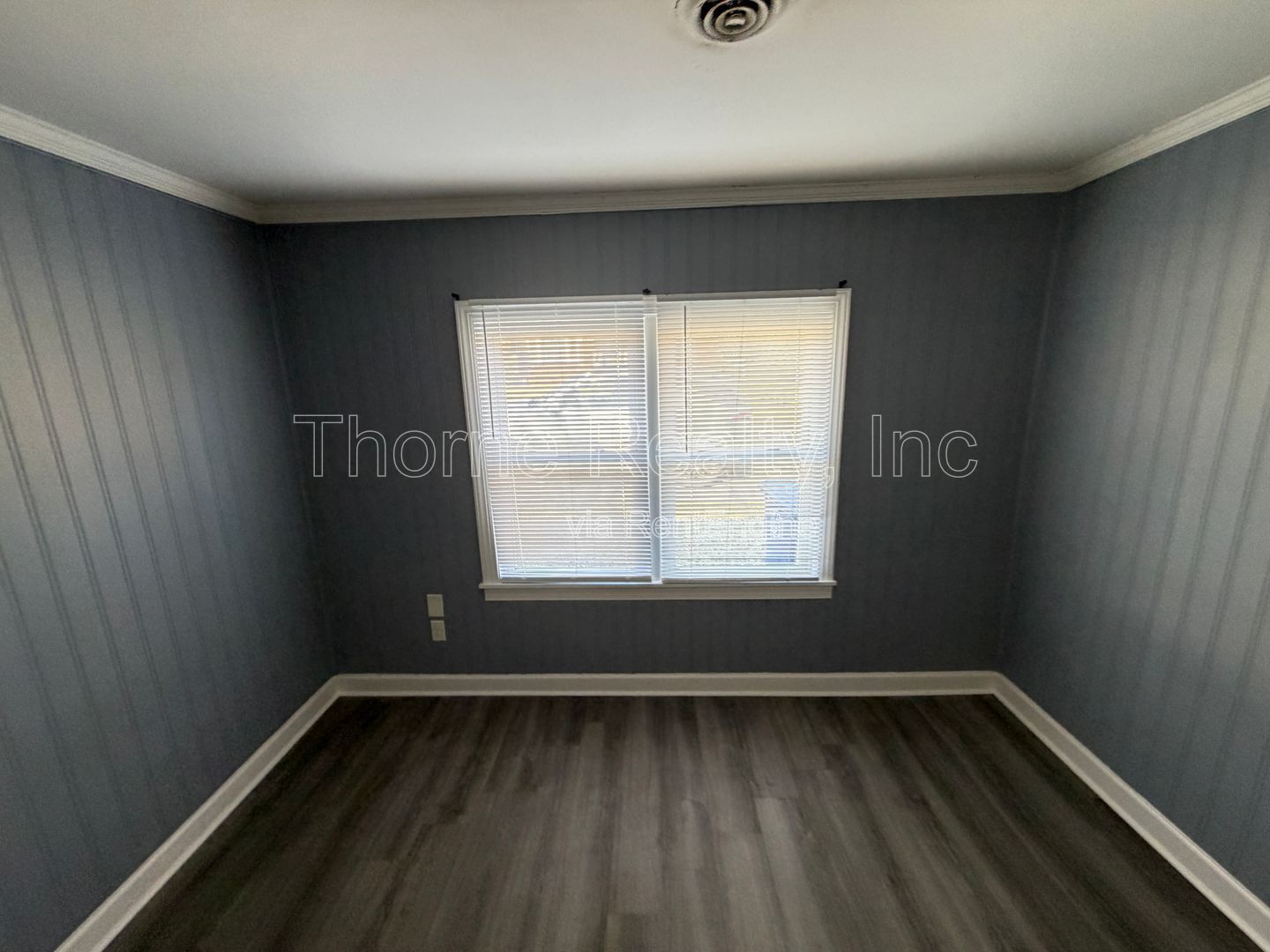 2 Bedroom Triplex - Remodeled Bathroom and Stainless Steel Appliances property image