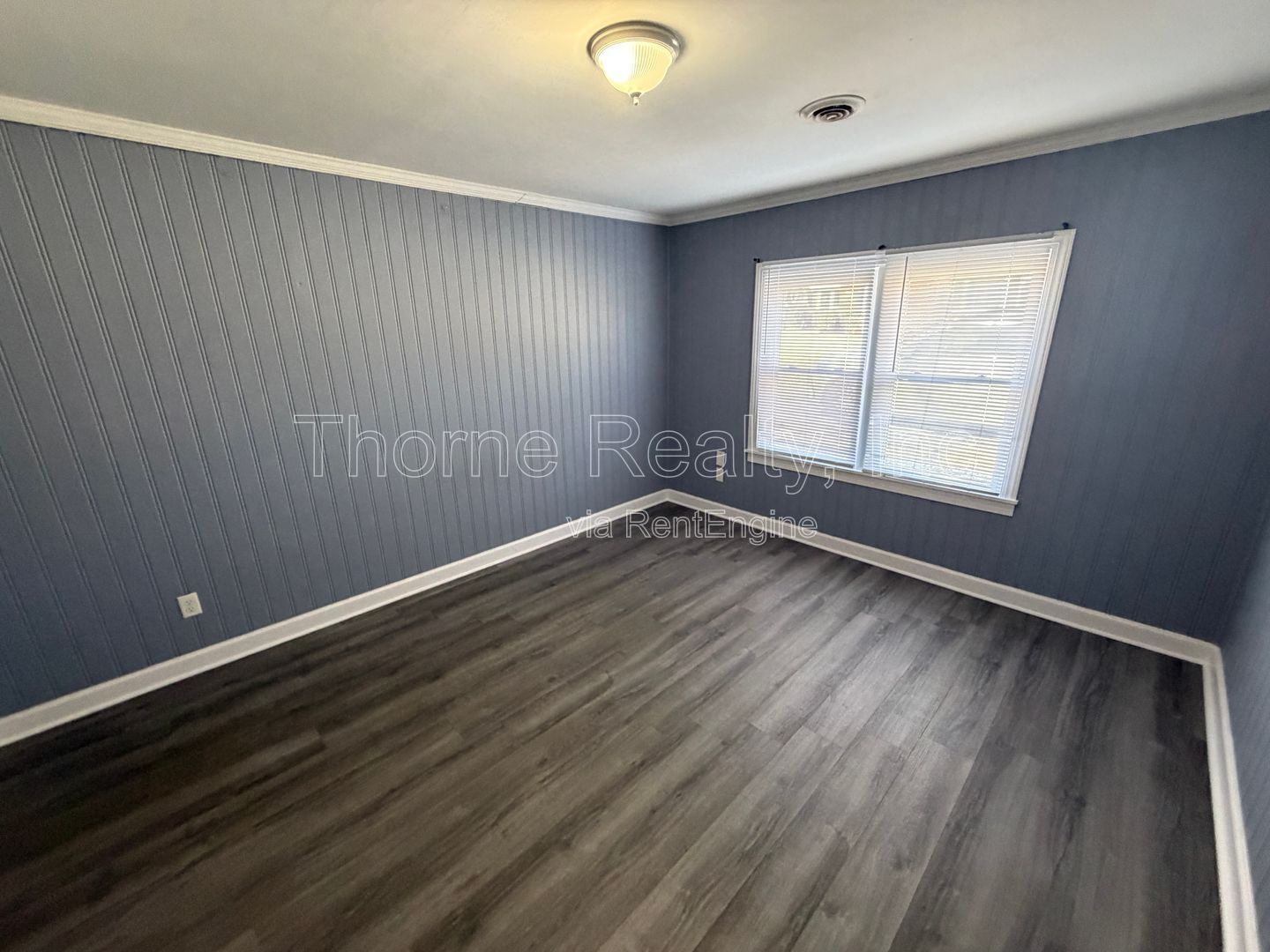 2 Bedroom Triplex - Remodeled Bathroom and Stainless Steel Appliances property image