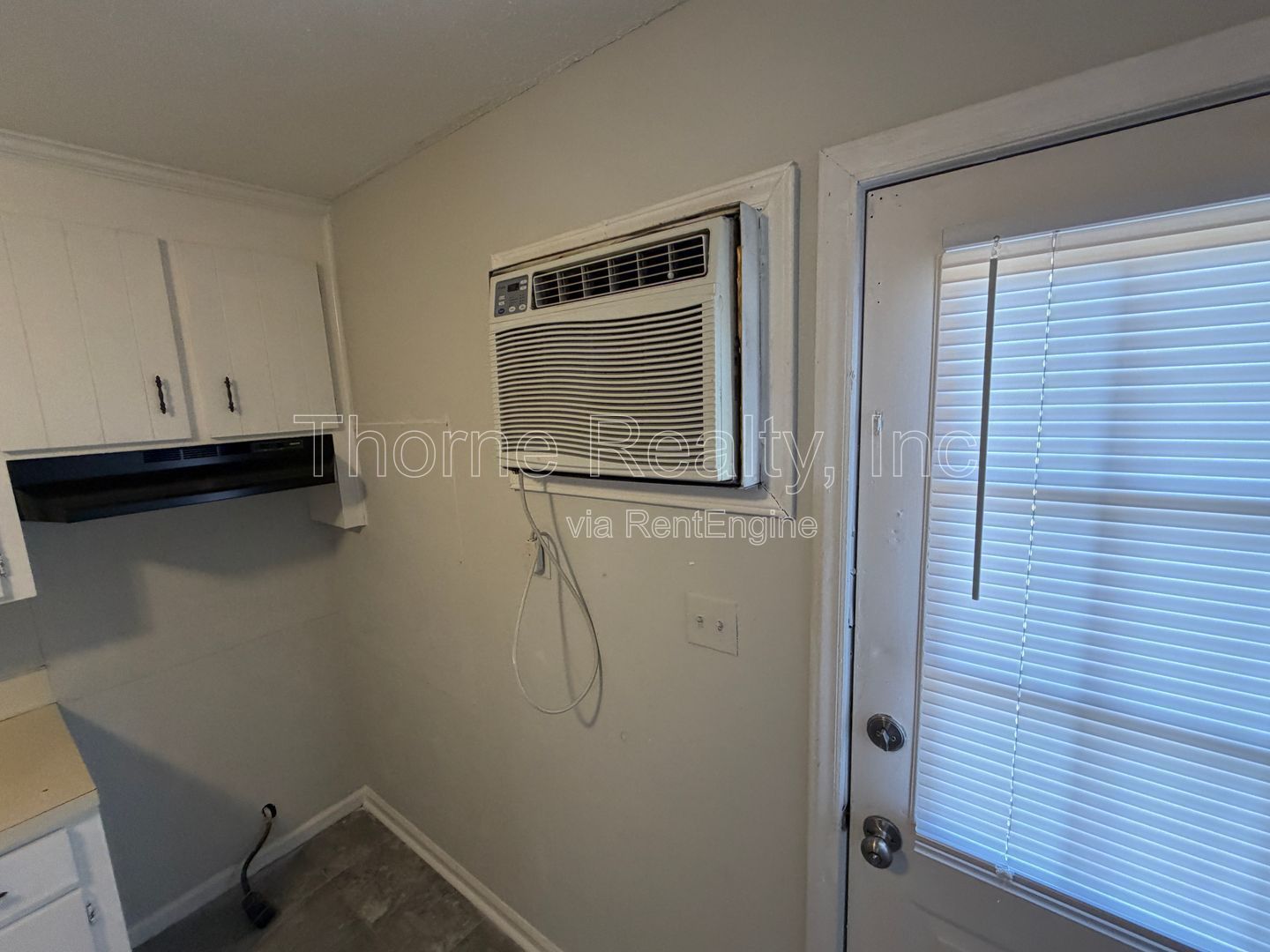 2 Bedroom Apartment - Corner Unit - New Carpet property image