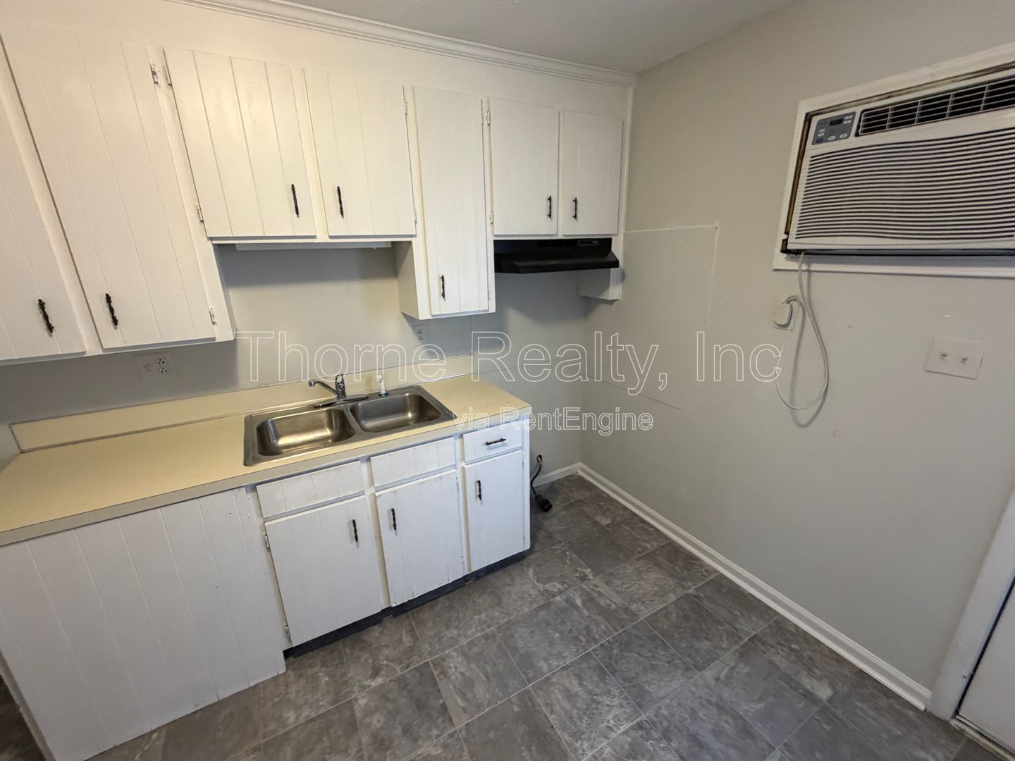2 Bedroom Apartment - Corner Unit - New Carpet property image