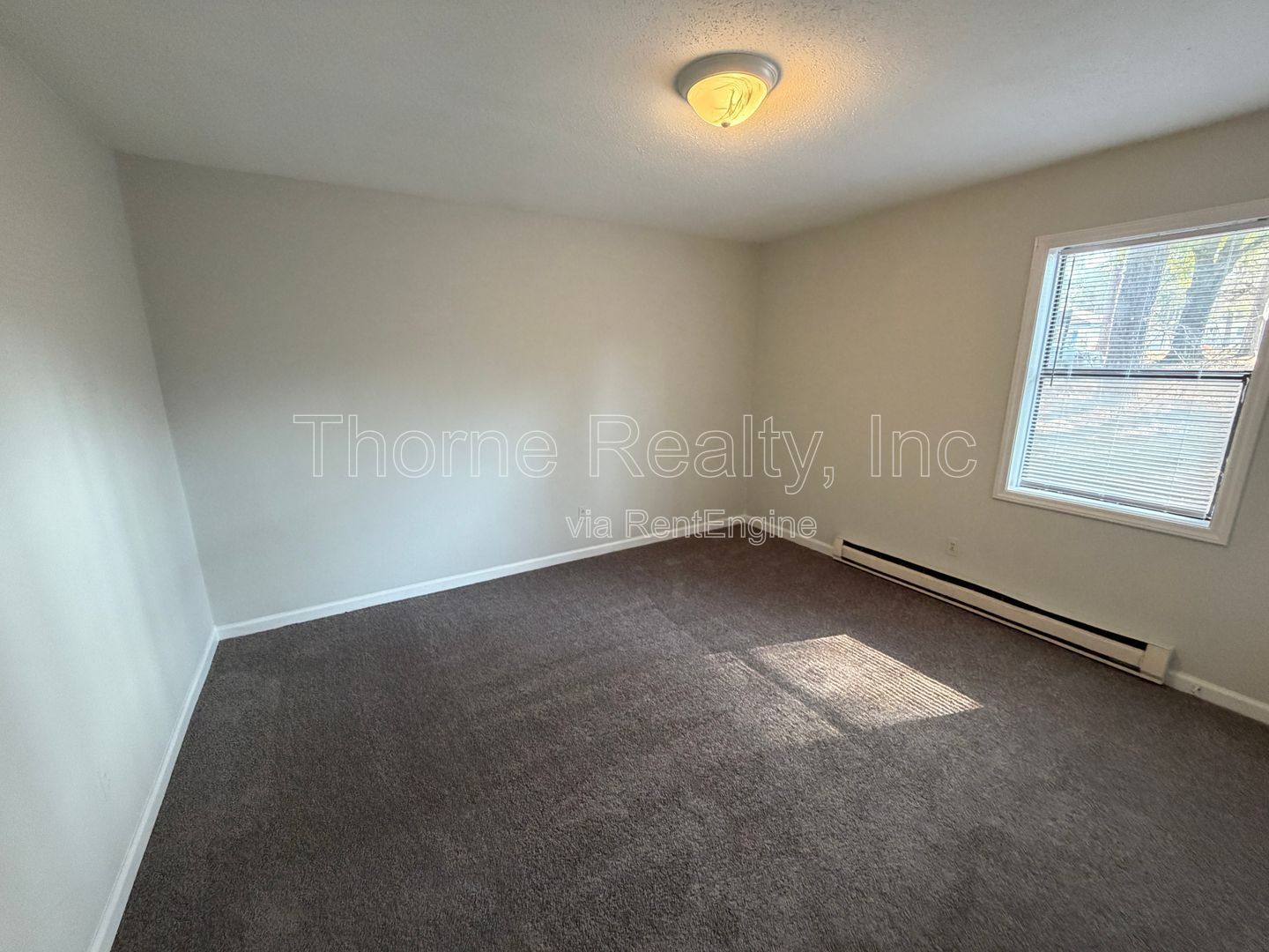 2 Bedroom Apartment - Corner Unit - New Carpet property image