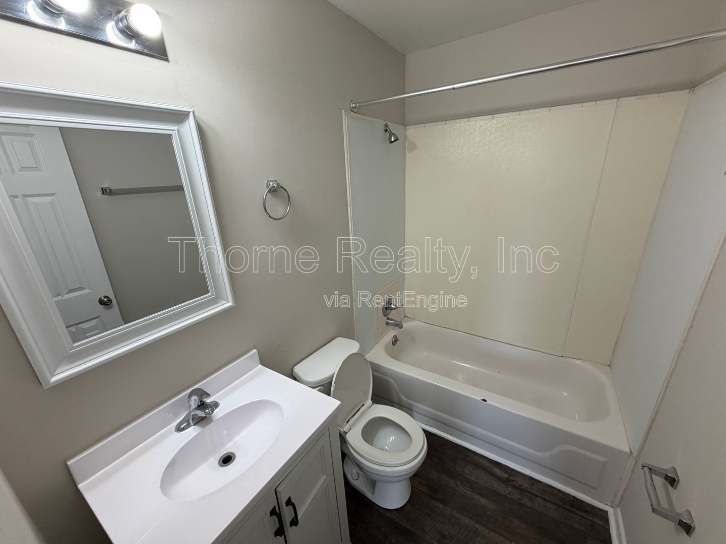 Renovated 3 Bedroom Apartment - Water, Sewer & Trash INCLUDED property image