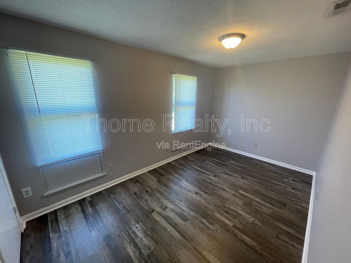 2 Bedroom Apartment - Water, Sewer, Trash, Lawn Maintenance INCLUDED property image