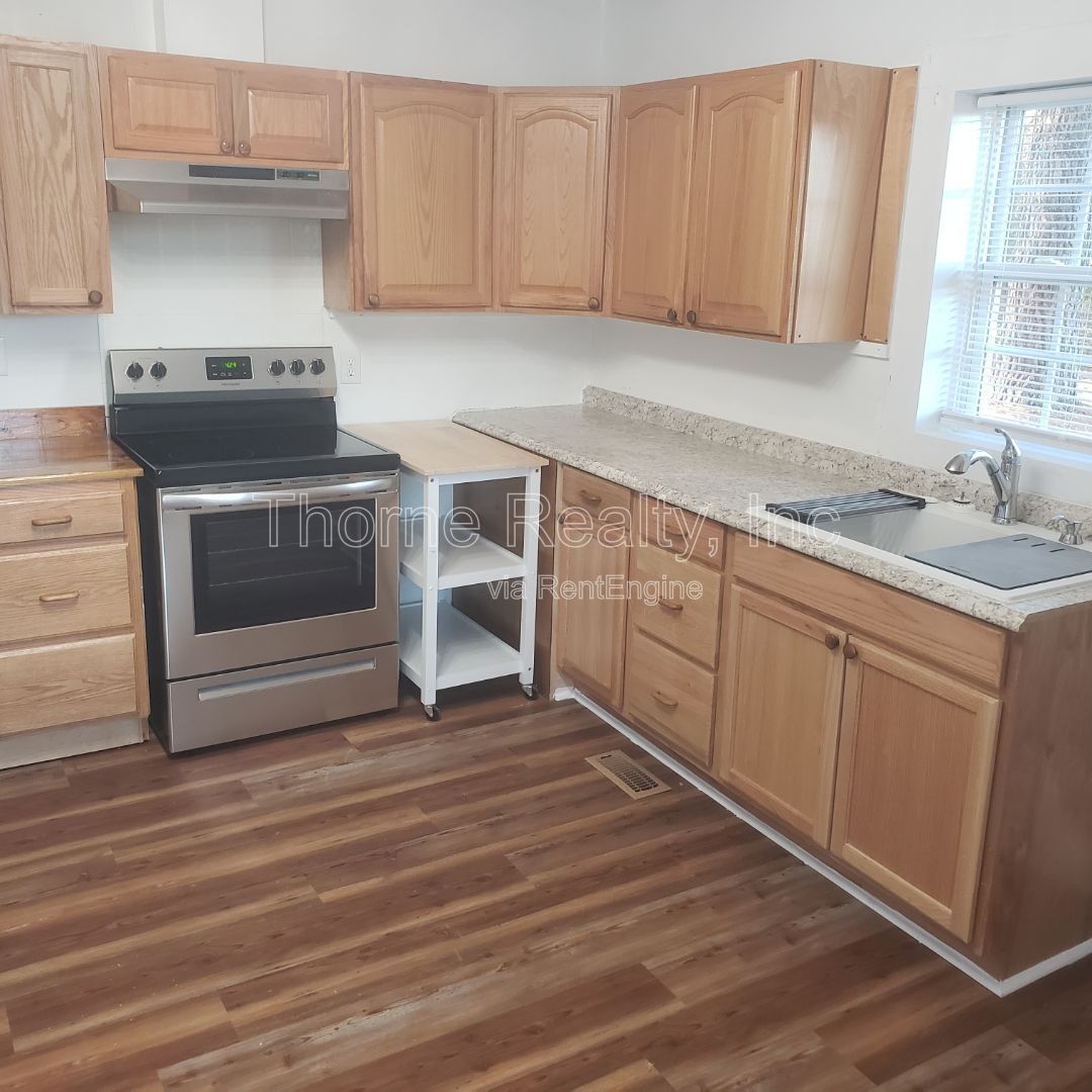 2 Bedroom House - Beautiful Renovation - No Access to Surrounding Farmlands! property image