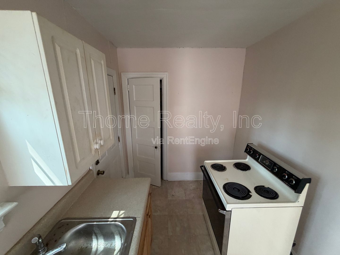 1 Bedroom Duplex Apartment - Steps from Western Ave Park & Rocky Mount Middle School property image