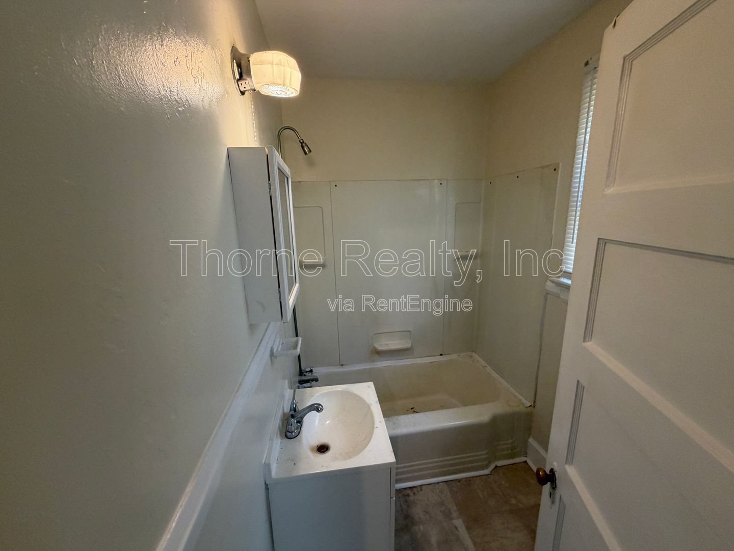 1 Bedroom Duplex Apartment - Steps from Western Ave Park & Rocky Mount Middle School property image