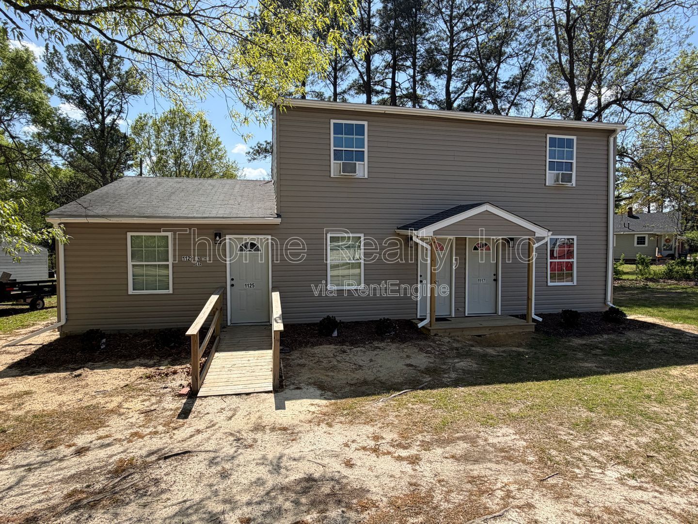 1 Bedroom Downstairs Apartment - FRESHLY PAINTED & UPDATED ** RENT SPECIAL $100 off first month's rent** property image