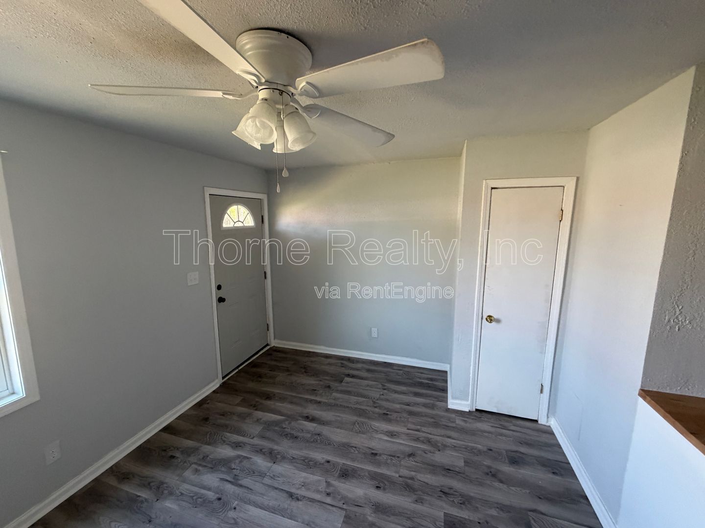 1 Bedroom Downstairs Apartment - FRESHLY PAINTED & UPDATED ** RENT SPECIAL $100 off first month's rent** property image