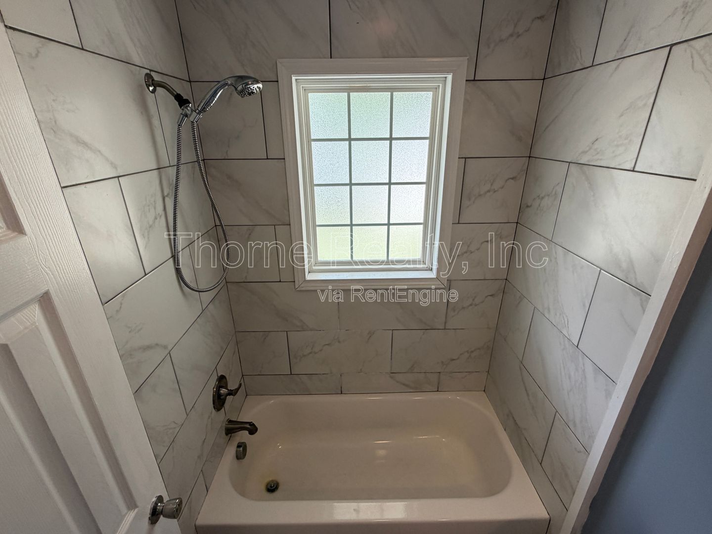 1 Bedroom Renovated Apartment **MOVE IN SPECIAL: $100 OFF FIRST MONTHS RENT** property image