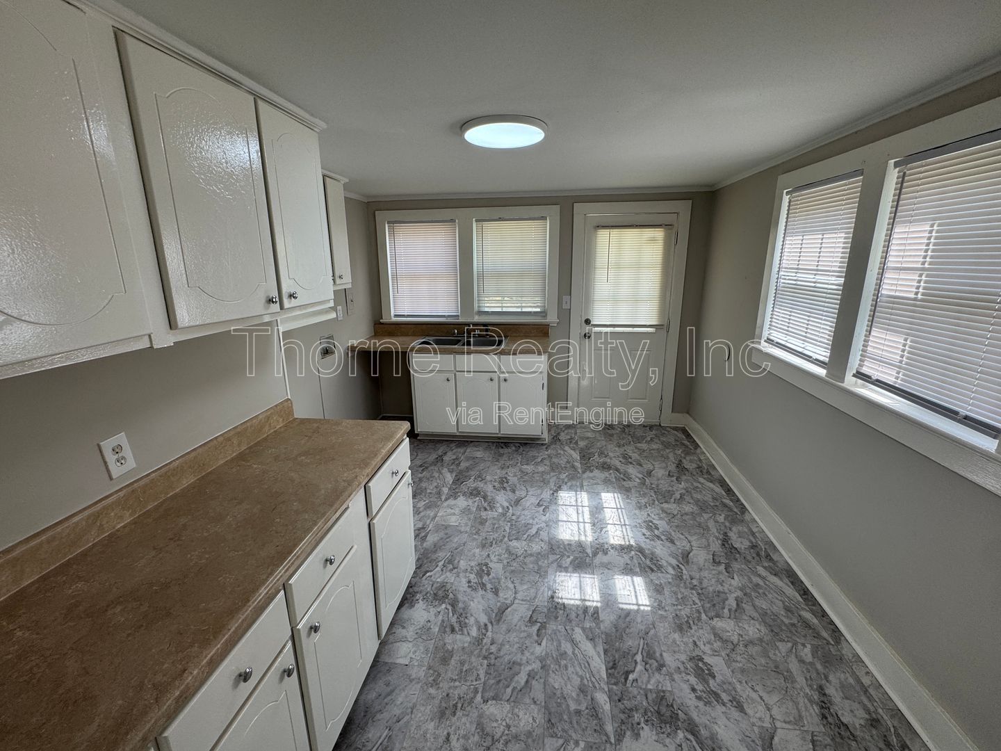 Renovated 2 Bedroom House on Corner Lot property image