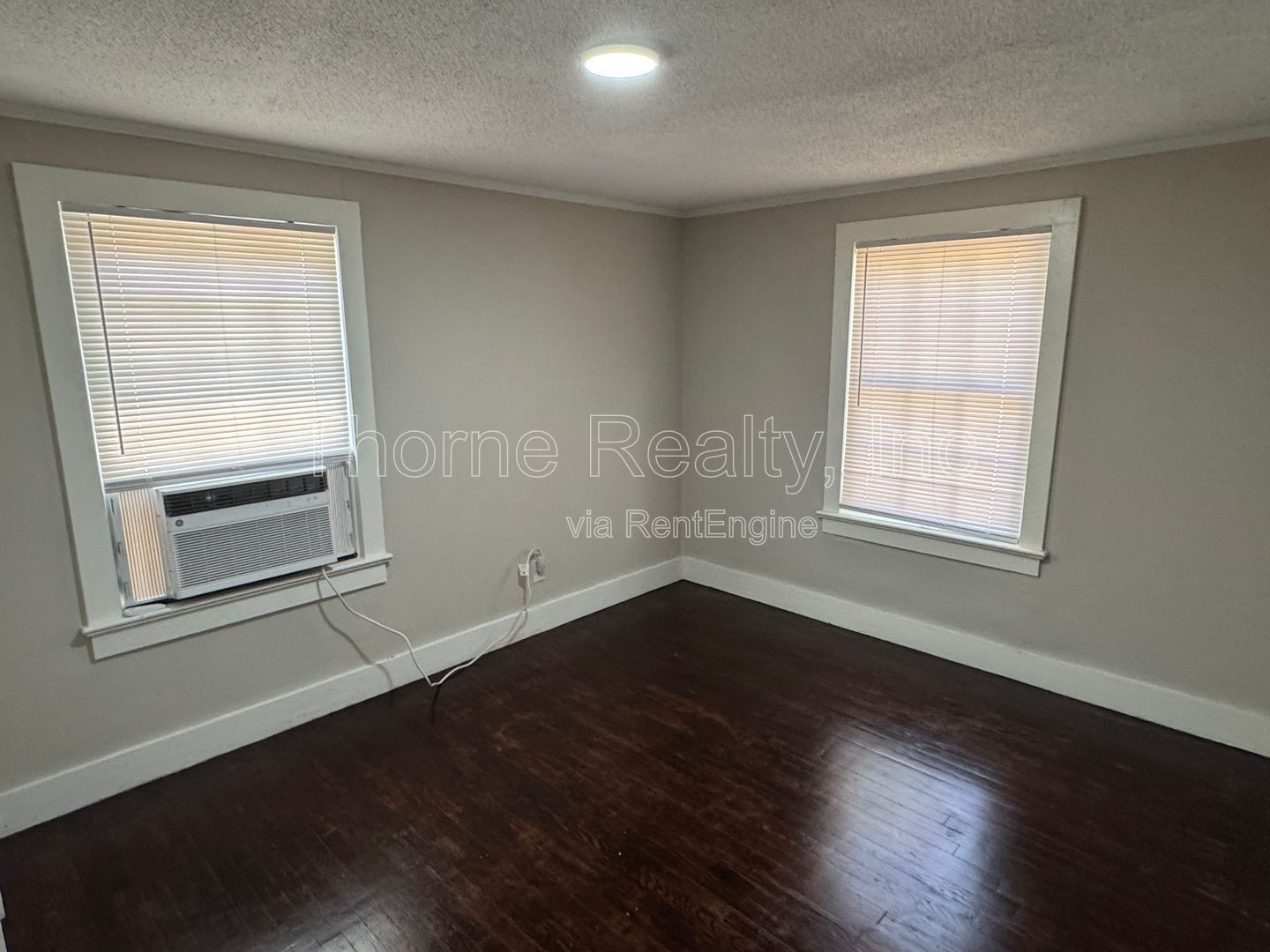 Renovated 2 Bedroom House on Corner Lot property image
