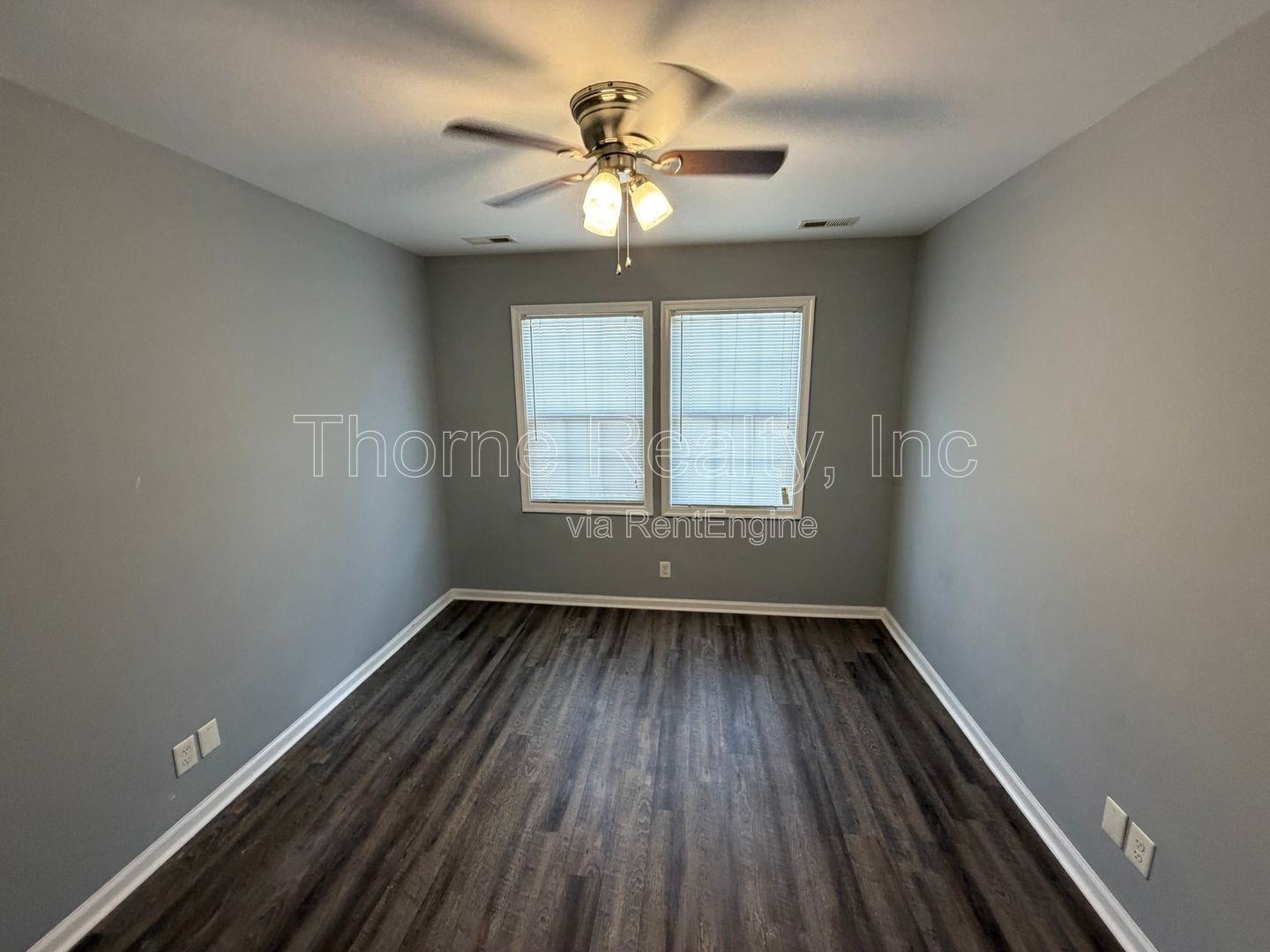 1 Bedroom Apartment - End Unit Near Park  **MOVE IN SPECIAL: $100 OFF FIRST MONTHS RENT** property image
