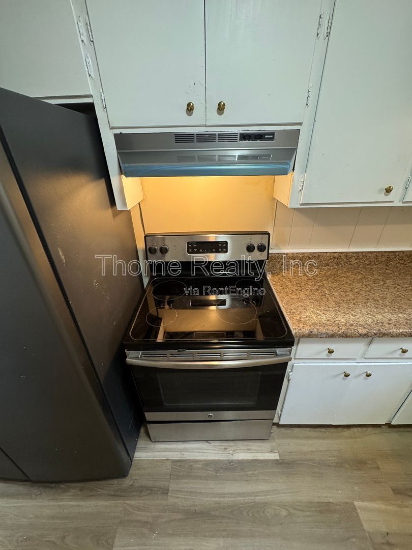 Remodeled 3 Bedroom Brick House property image