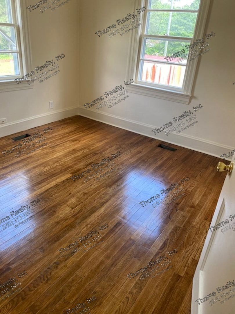 3 Bedroom Brick Home With Hardwood Floors property image