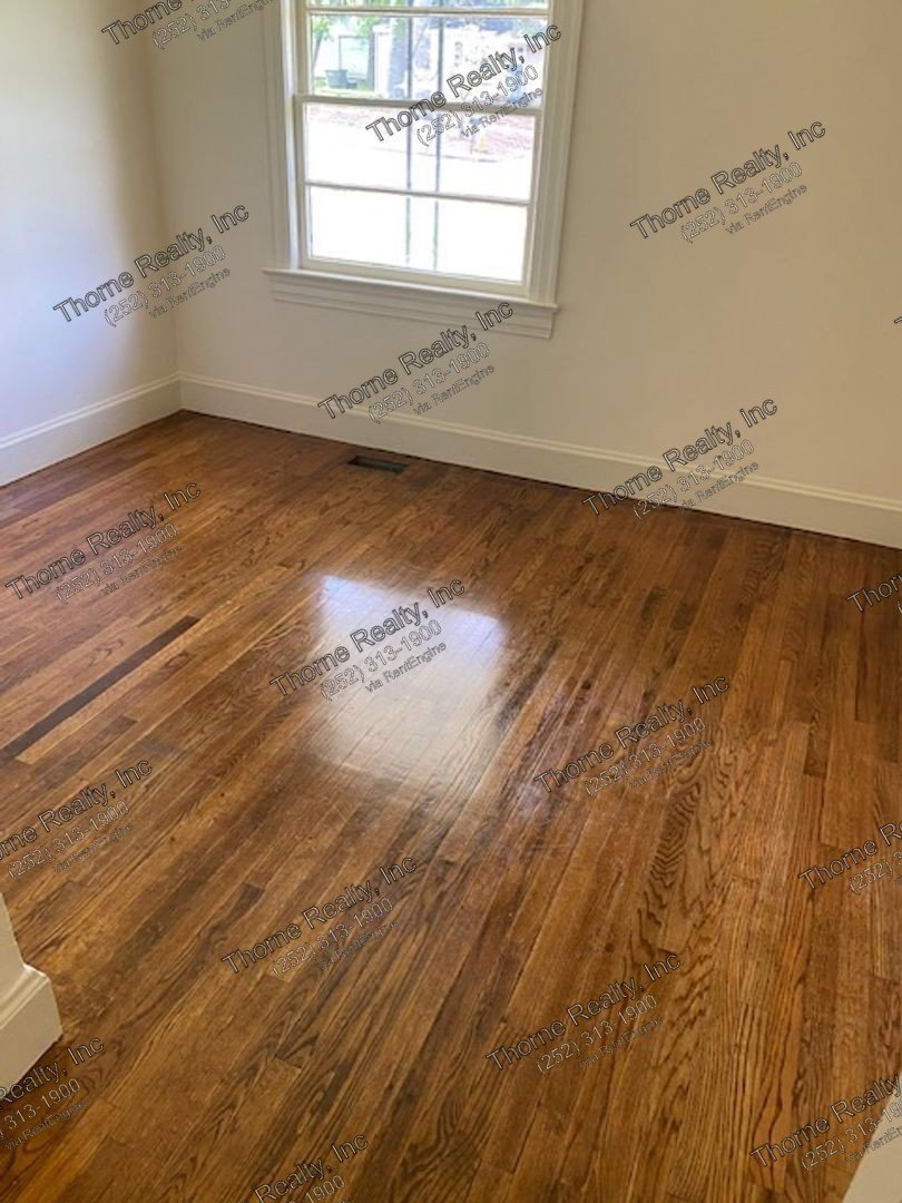 3 Bedroom Brick Home With Hardwood Floors property image