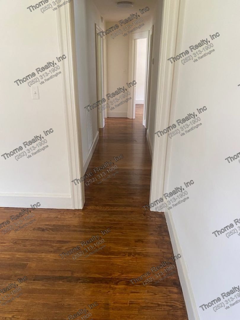 3 Bedroom Brick Home With Hardwood Floors property image