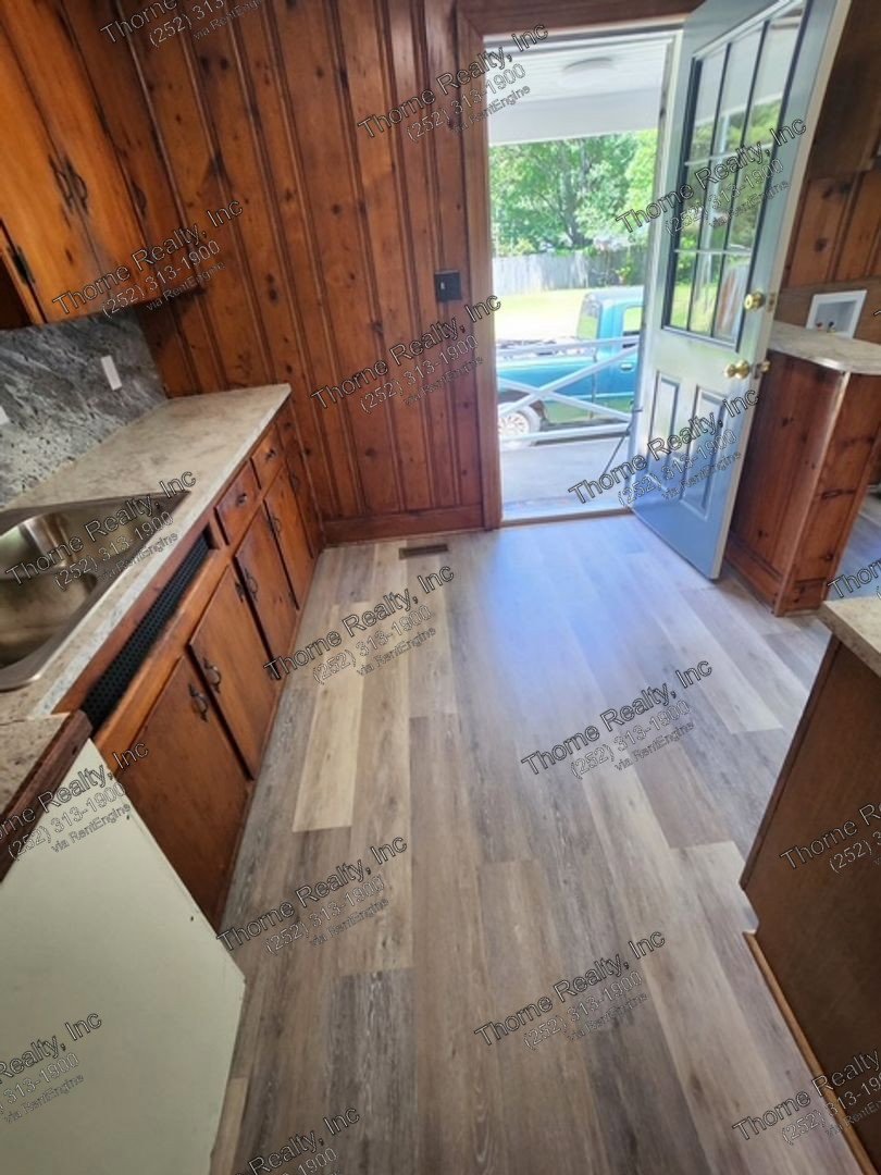 3 Bedroom Brick Home With Hardwood Floors property image