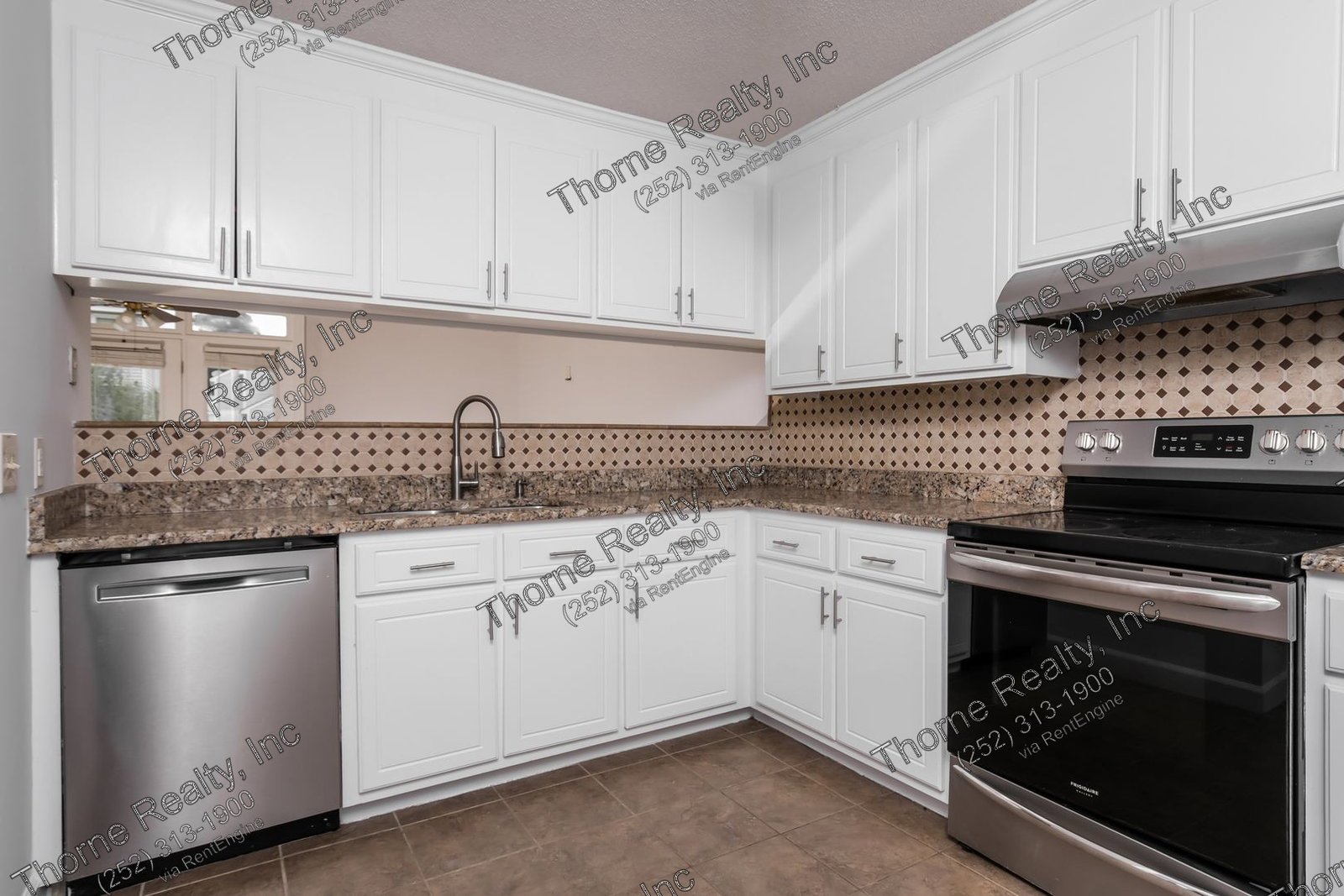 3 Bedroom Townhome in Sagewood - Central location, Granite Countertops and Stainless Appliances property image