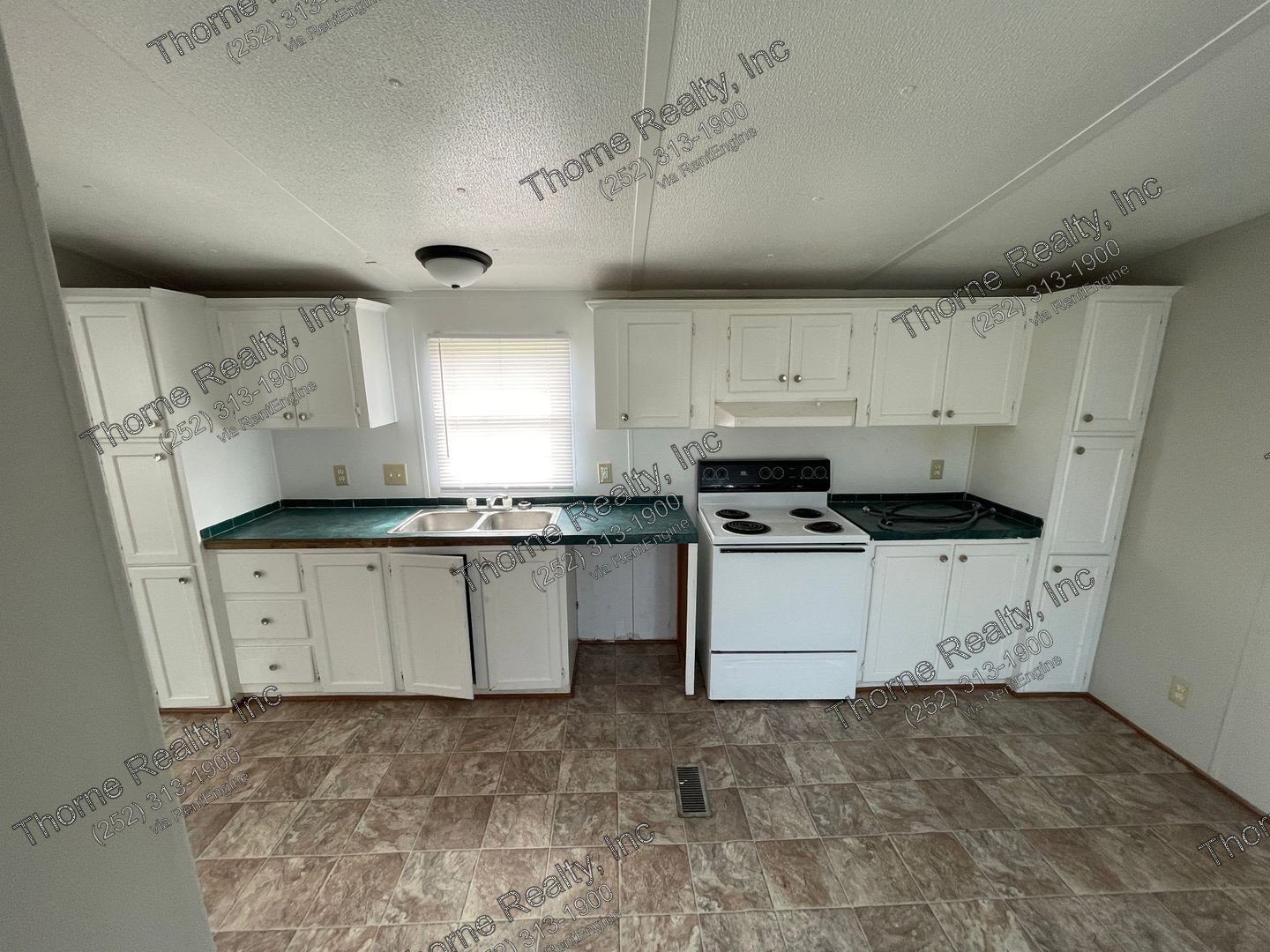 3 Bed / 2 Bath Singlewide off Hwy 33 East property image